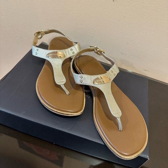 Elegant Gold Sandals - Picture 1 of 8